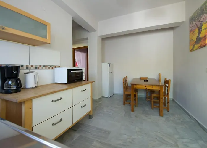 Elias & Vasili House 2* 圣佐治欧斯帕贡