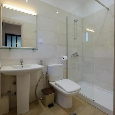Elias & Vasili House מלון