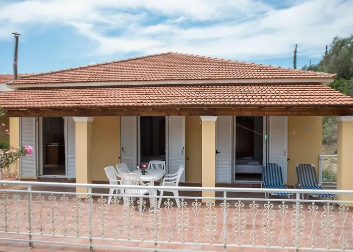 Hotel Elias & Vasili House 2*