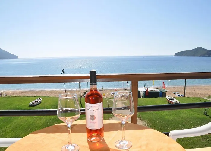 Elias & Vasili House Hotel 2*