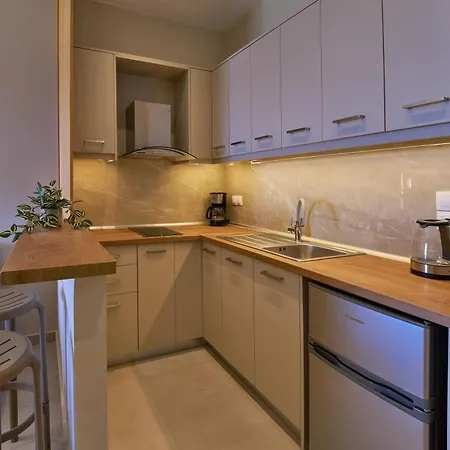 Elias & Vasili House 2*