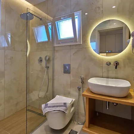 Elias & Vasili House Hotel 2*