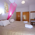 Elias & Vasili House Hotel 2*