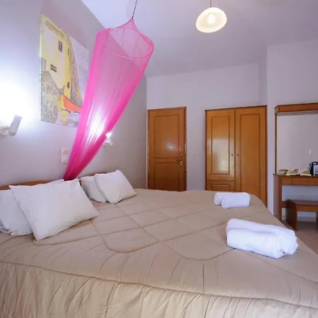 Elias & Vasili House מלון 2*